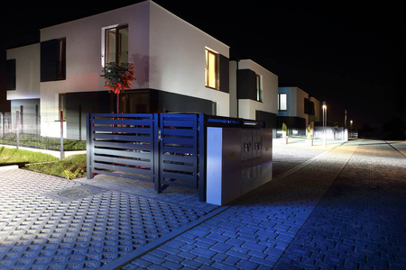 Lampa ogrodowa stojąca NEWYORK E27 2M ULOGR12 Unilight