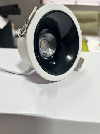 Lampa wpuszczana LED Downlight czarna 7W, 455 lm, Ra90, 3000K 36°, IP20