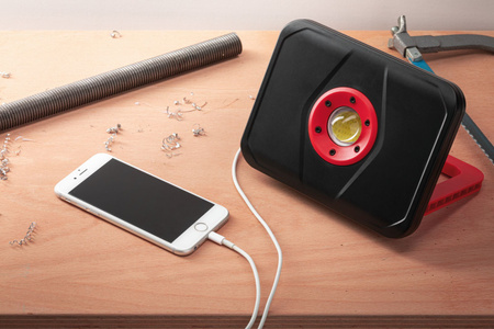 Outdoor Mobile Worklight IP65 5W 440lm 6500K 5V ładanie USB Ściemnialne