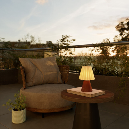 Przenośna i ładowalna lampa Cabless11 z żarówką Drop i kloszem Creative cables BCABLESS11-PARIME27-B02-CABLESS11-TERRA-PARIME27PLICR-L